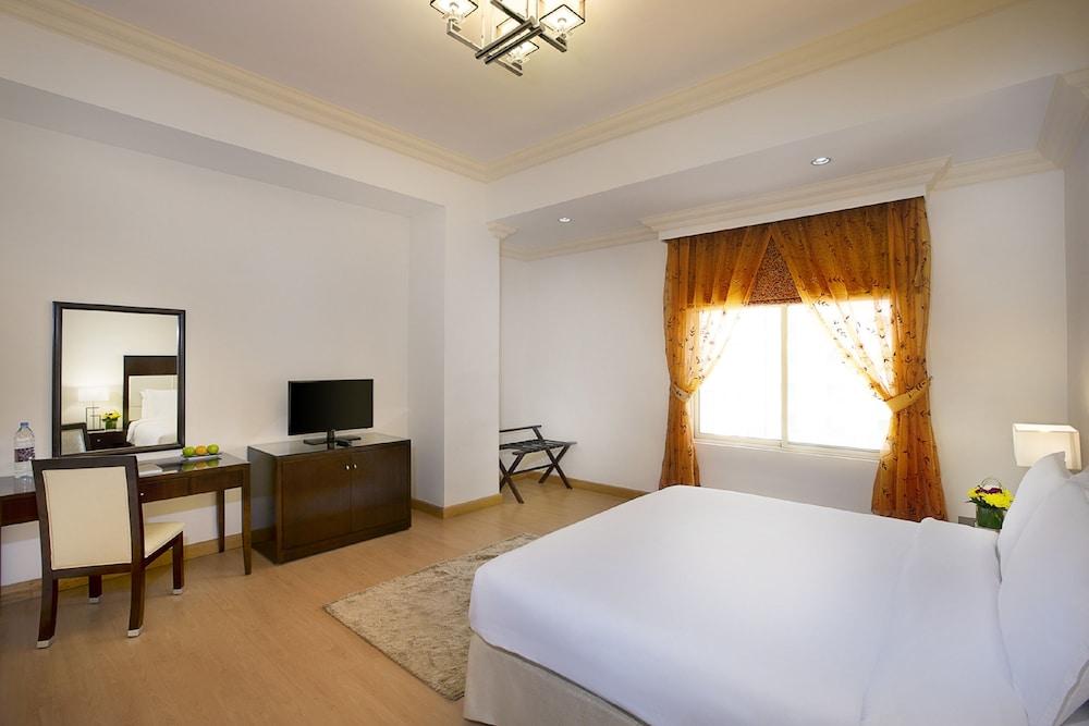 Al Safir Hotel Manama Extérieur photo