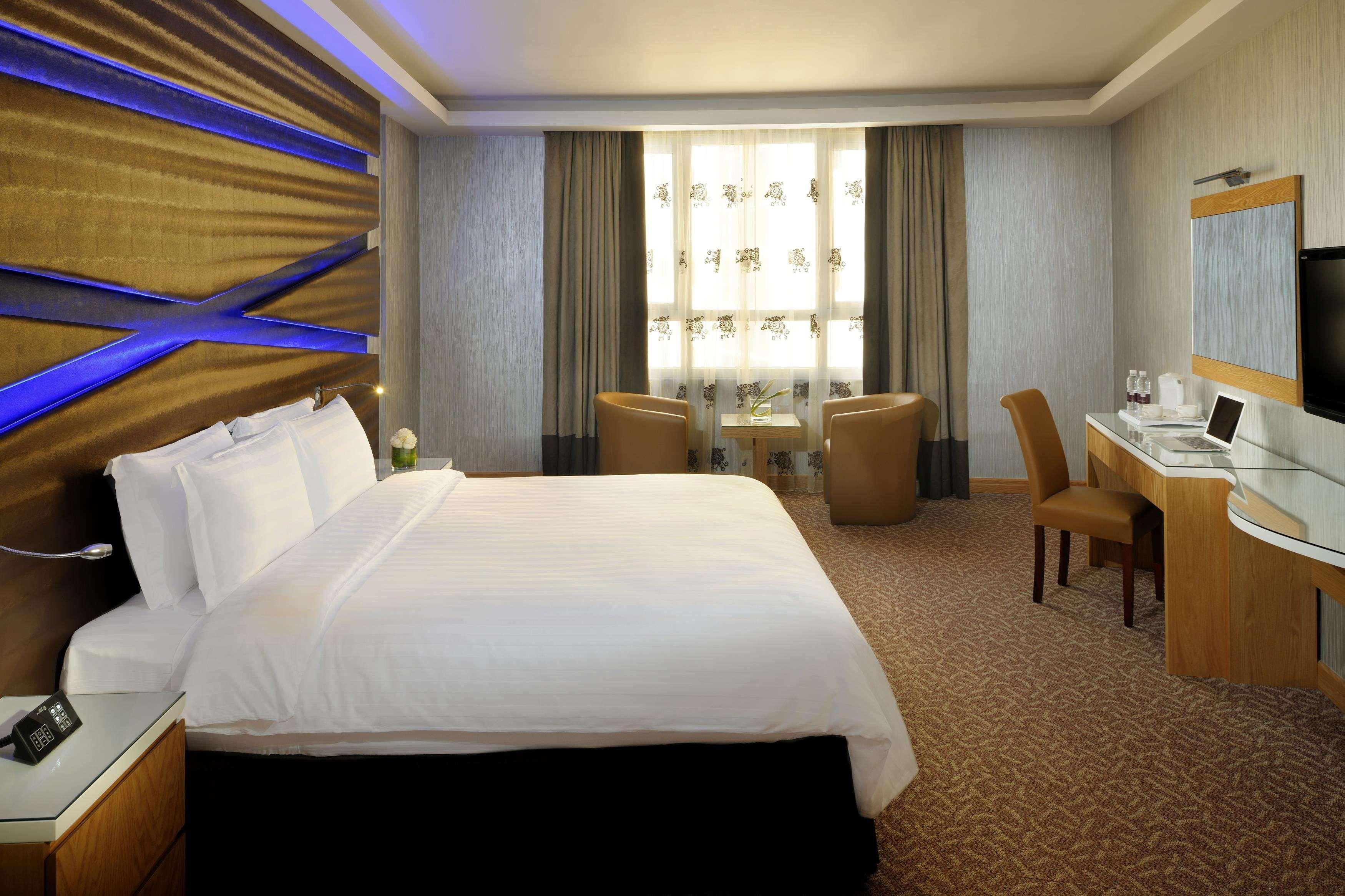 Al Safir Hotel Manama Extérieur photo