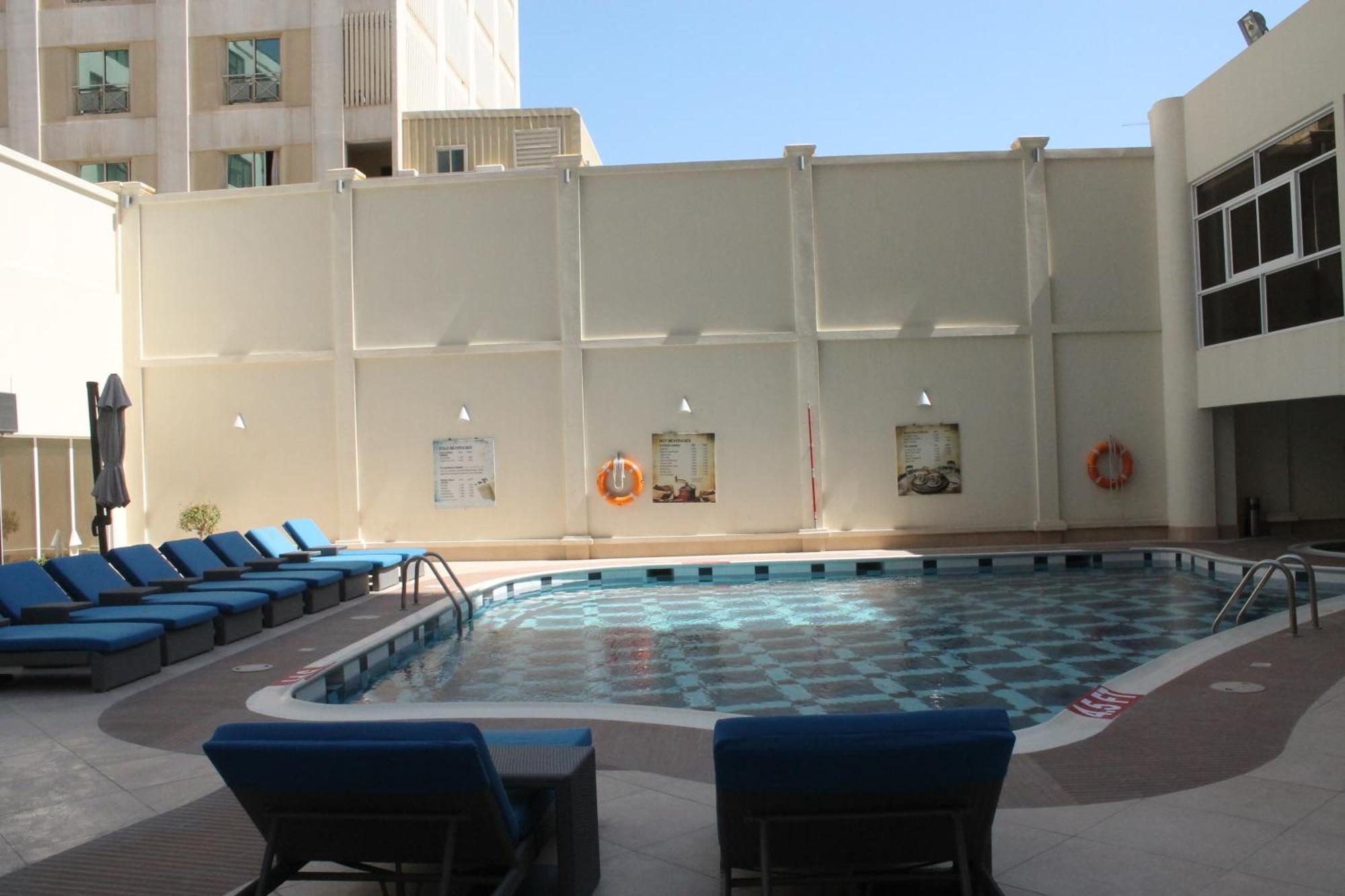 Al Safir Hotel Manama Extérieur photo